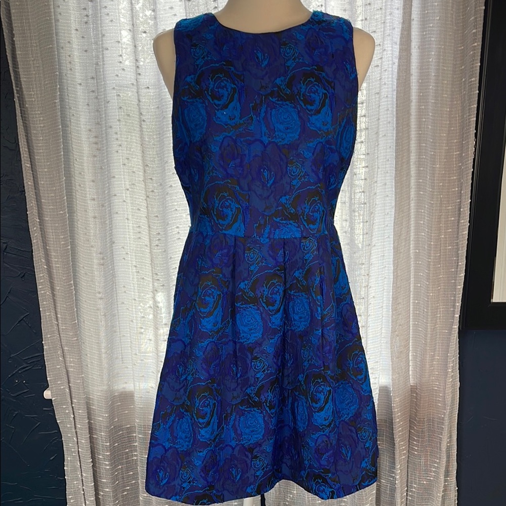 Mini Blue Cocktail Dress with Sleeveless A-line Design